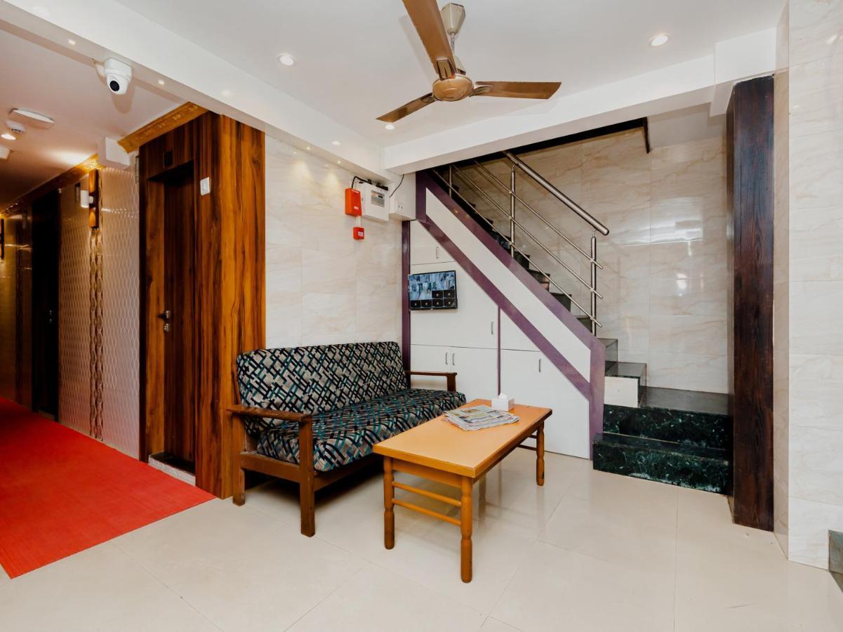 Hotel Kgn Near Cst Railway Station Mumbai And Haj House Mumbai Near Crawford Market Bombaim Exterior foto