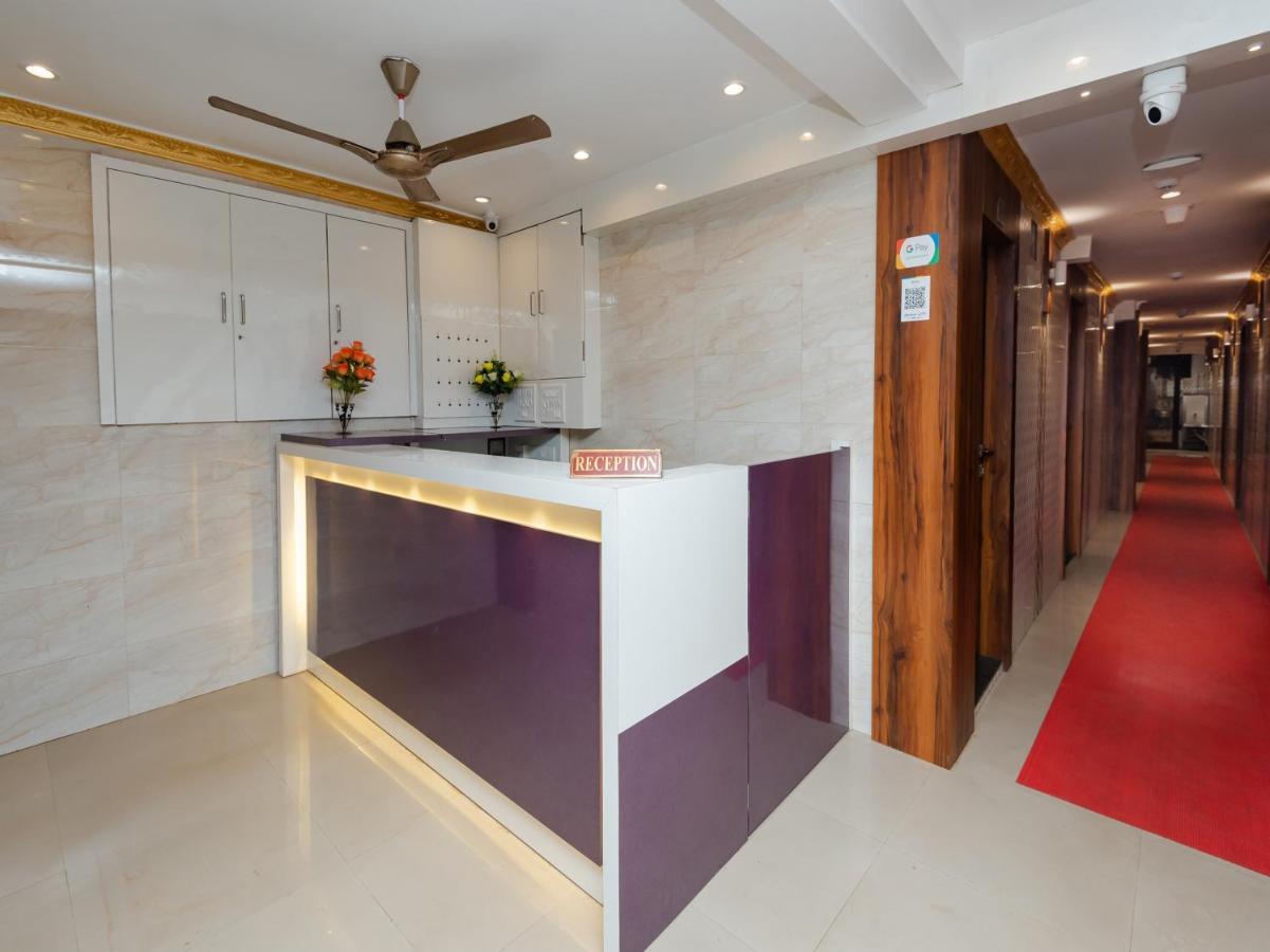 Hotel Kgn Near Cst Railway Station Mumbai And Haj House Mumbai Near Crawford Market Bombaim Exterior foto