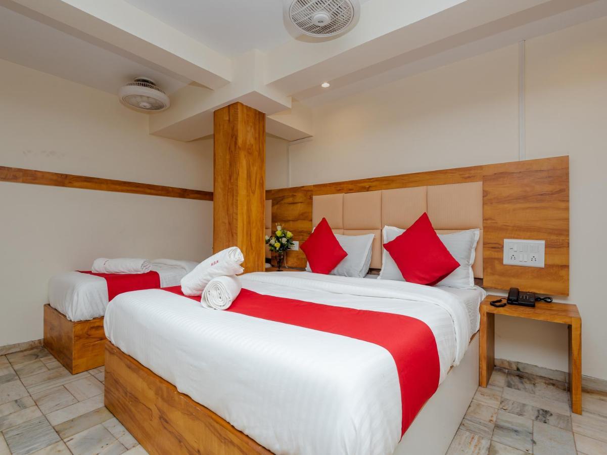 Hotel Kgn Near Cst Railway Station Mumbai And Haj House Mumbai Near Crawford Market Bombaim Exterior foto