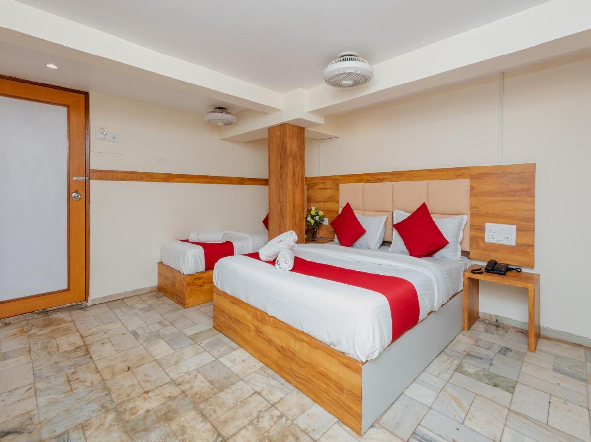 Hotel Kgn Near Cst Railway Station Mumbai And Haj House Mumbai Near Crawford Market Bombaim Exterior foto